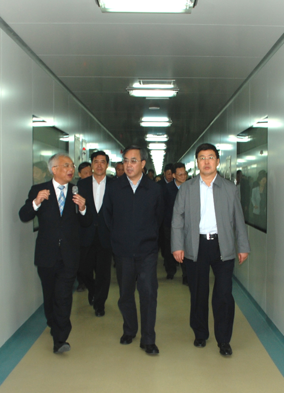 2012年8月，时任内蒙古自治区党委书胡春华视察赤峰源生公司